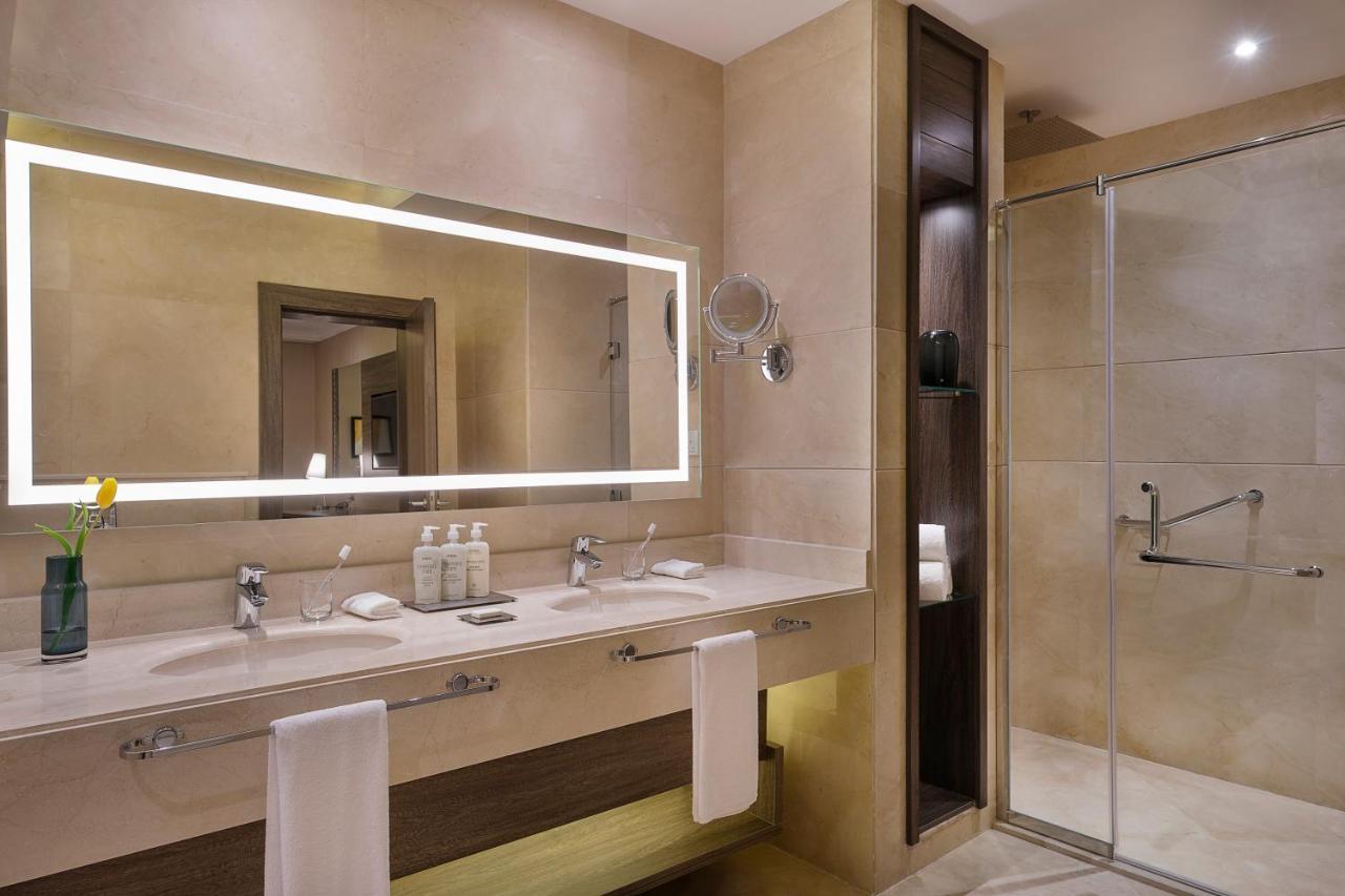 Voco Al Khobar By Ihg Hotel Luaran gambar Bathroom