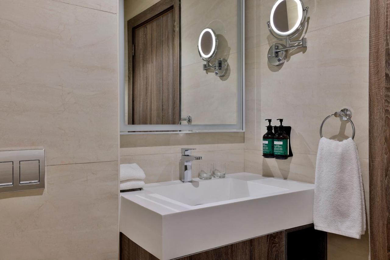 Voco Al Khobar By Ihg Hotel Luaran gambar Bathroom