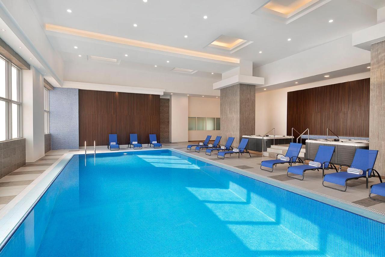 Voco Al Khobar By Ihg Hotel Luaran gambar Indoor pool