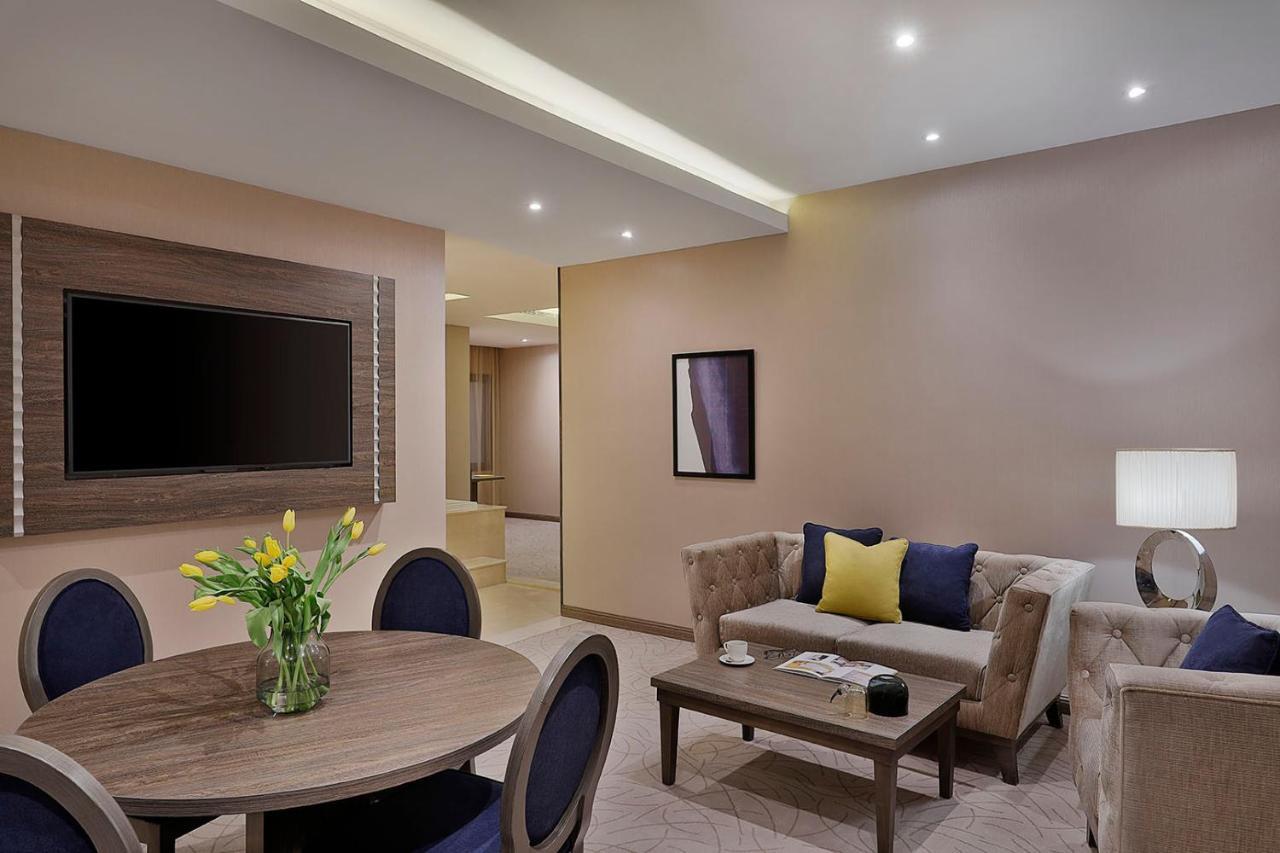 Voco Al Khobar By Ihg Hotel Luaran gambar A suite at the hotel