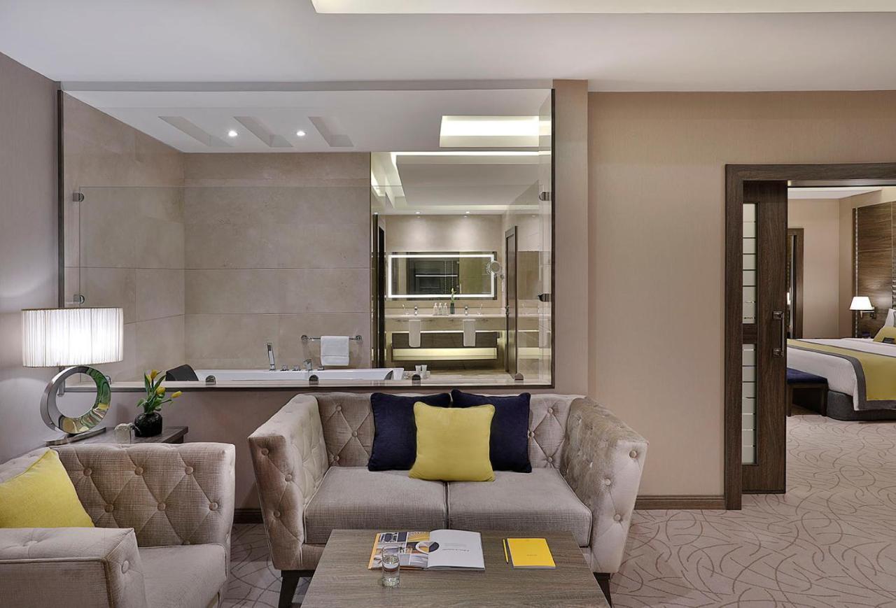 Voco Al Khobar By Ihg Hotel Luaran gambar Suite