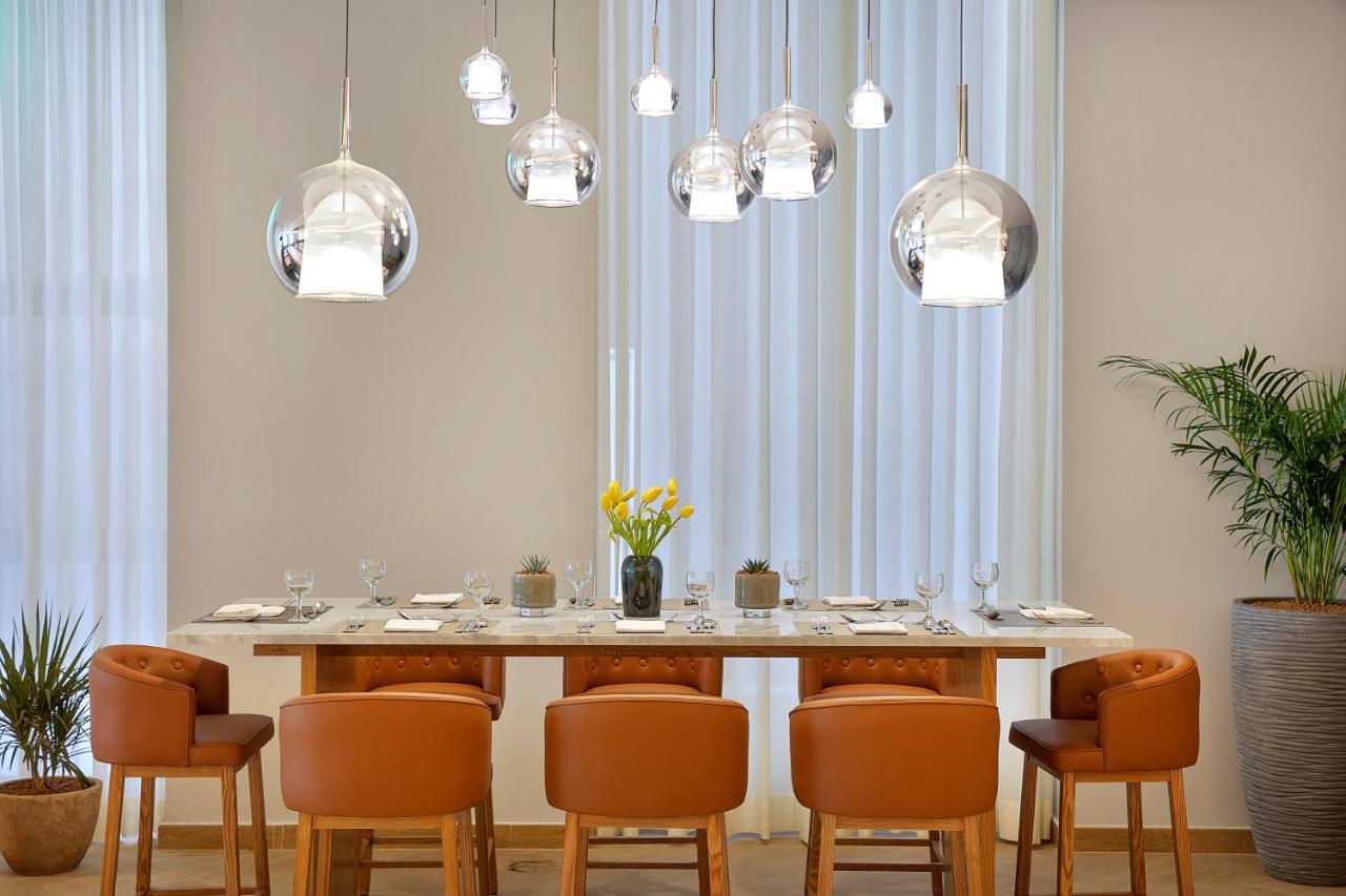 Voco Al Khobar By Ihg Hotel Luaran gambar The dining room at the restaurant